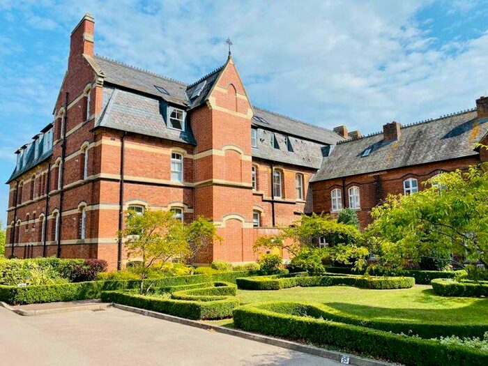 2 Bedroom Flat To Rent In Bartestree, HR1