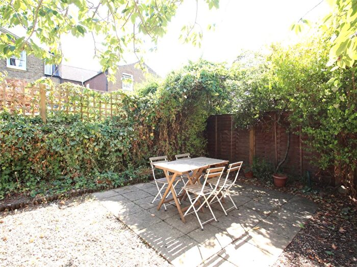 1 Bedroom Flat To Rent In Schubert Road, Putney, London, SW15