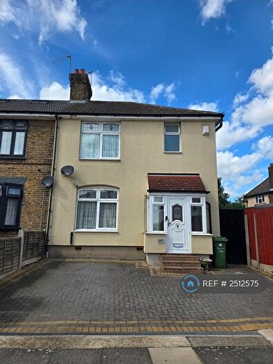 3 Bedroom End Of Terrace House To Rent In Blake Avenue, Barking, IG11