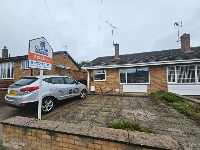 2 Bedroom Semi-Detached Bungalow For Sale In Linton Drive, Newark, NG22