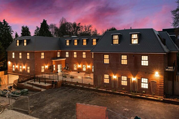 1 Bedroom Apartment For Sale In Shootersway Lane, Berkhamsted, HP4