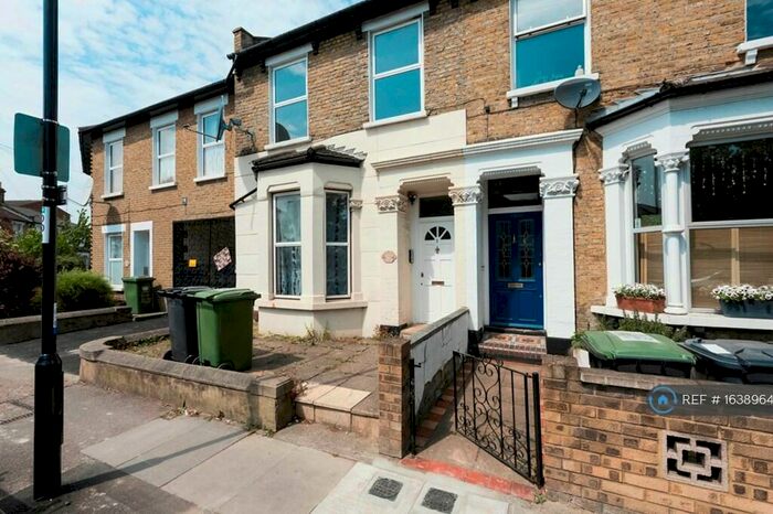 1 Bedroom Flat To Rent In Regency Court, London, SE14