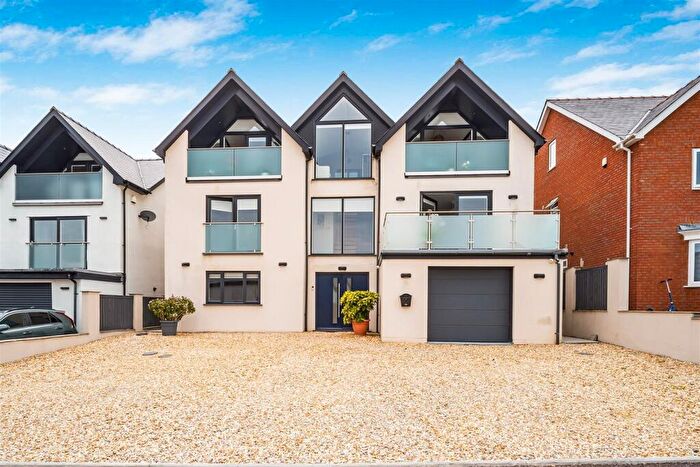 5 Bedroom Detached House For Sale In Abergarw Meadow, Brynmenyn, Bridgend, CF32