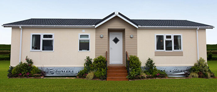 2 Bedroom Park Home For Sale In Lone Pine Park, Ferndown, BH22