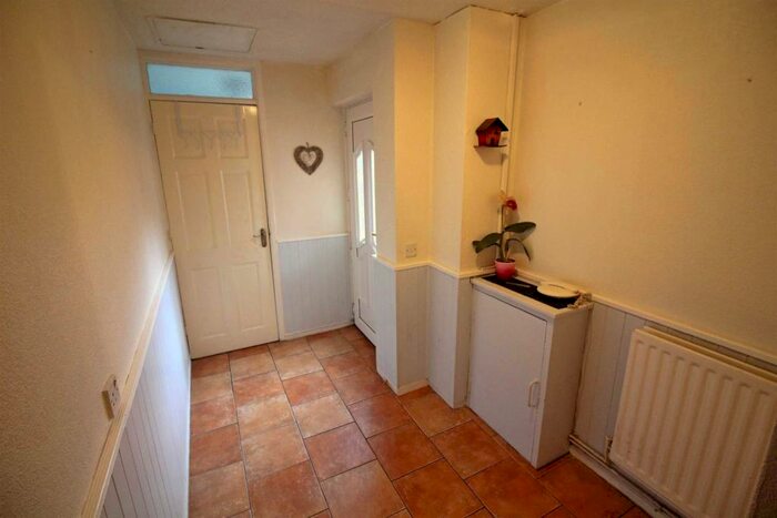 3 Bedroom Town House To Rent In Cleves Court, Heywood, OL10