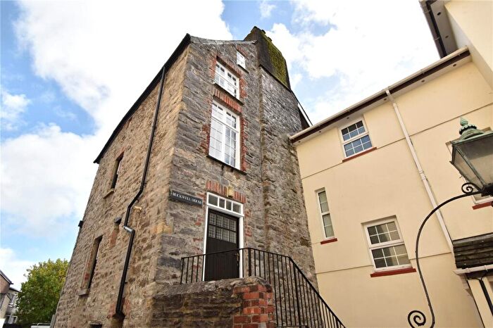 3 Bedroom Flat To Rent In Higher Lane, Plymouth, Devon, PL1