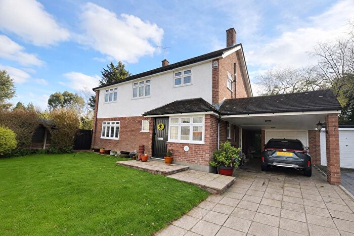 4 Bedroom Detached House For Sale In Lordship Close, Hutton, Brentwood, CM13