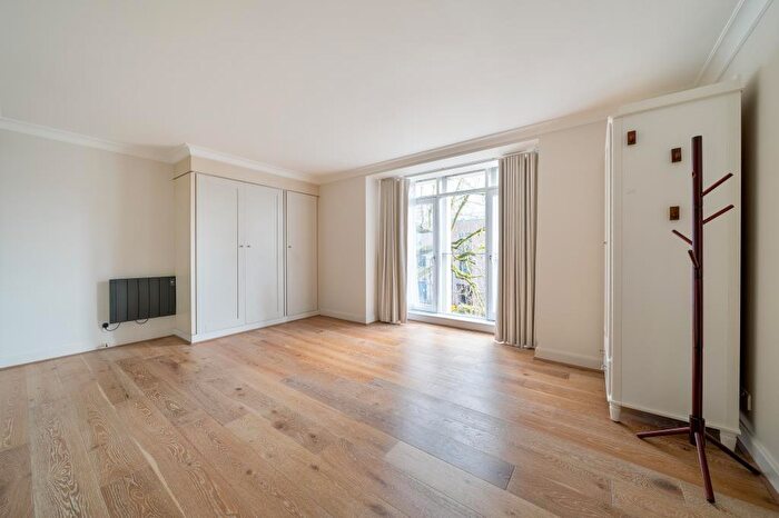 2 Bedroom Apartment To Rent In Marlborough Hill, London, NW8