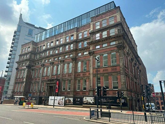 1 Bedroom Apartment To Rent In Woodhouse Lane, Leeds, West Yorkshire, LS1