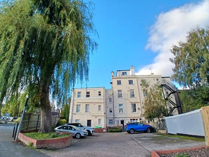 Flat To Rent In Station Rd, Redhill, RH1