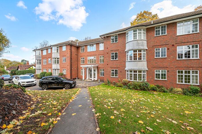 2 Bedroom Flat To Rent In West Street, Ewell Village, Surrey, KT17