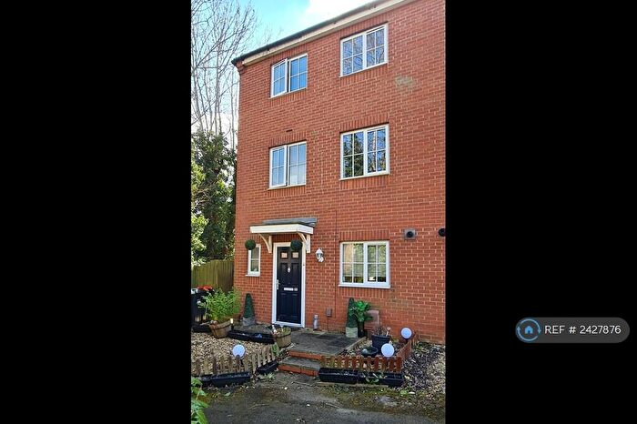 6 Bedroom End Of Terrace House To Rent In Downing Close, Milton Keynes, MK3