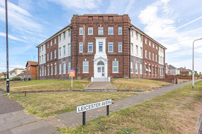 1 Bedroom Flat For Sale In Palm Bay Avenue, Margate, CT9