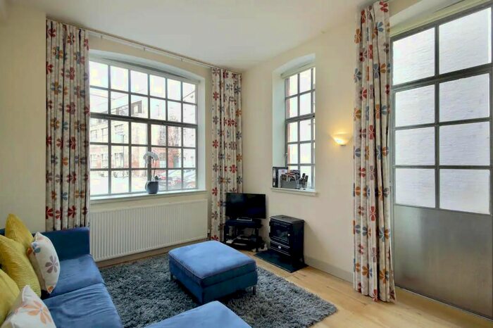 1 Bedroom Flat To Rent In Patriothall, Stockbridge, EH3