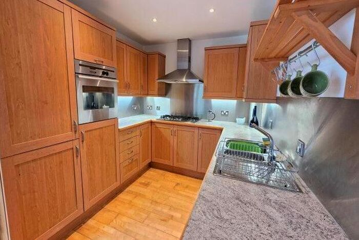 2 Bedroom Flat To Rent In Cumberland Road, Bristol, BS1