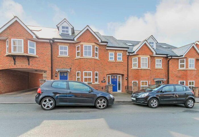 2 Bedroom Flat To Rent In Langdon Street, Tring HP23