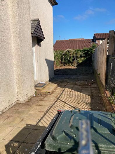 2 Bedroom Flat To Rent In Whitethorn Crescent, Newcastle Upon Tyne, NE5