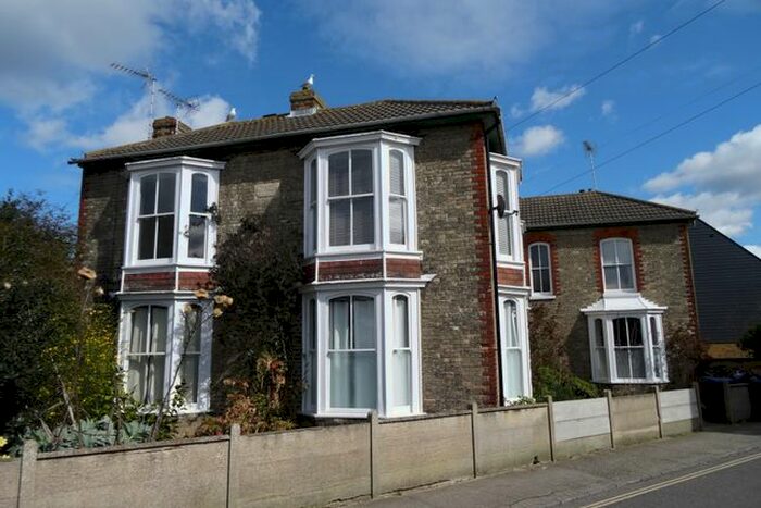 2 Bedroom Flat To Rent In Argyle Road, Whitstable, CT5
