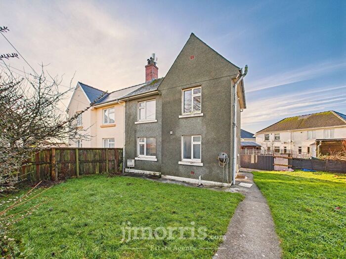 3 Bedroom Semi-Detached House For Sale In Ryelands Place, Kilgetty, SA68