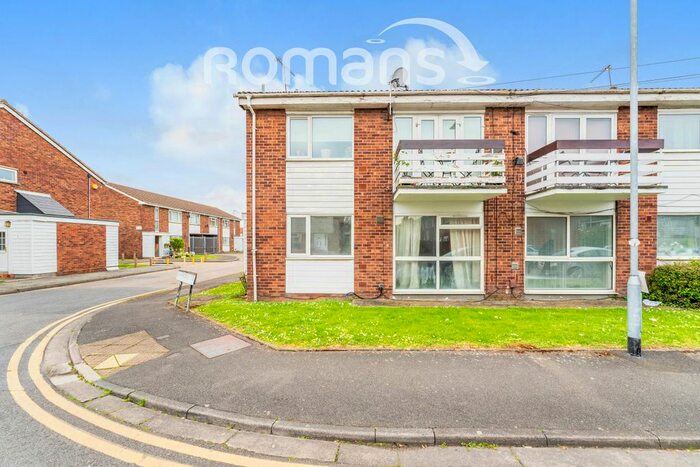 2 Bedroom Flat To Rent In Quantock Close, Harlington, Hayes, UB3