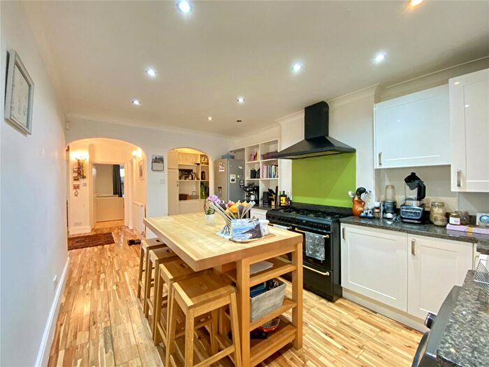 2 Bedroom Apartment For Sale In Manilla Road, Clifton, Bristol, BS8