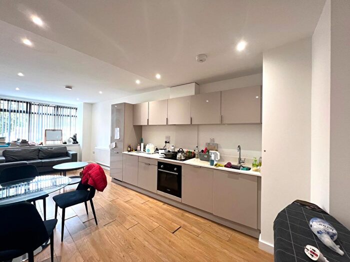 2 Bedroom Flat To Rent In Fitzwilliam House, Windmill Avenue, Southall, UB2