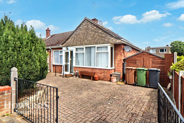 2 Bedroom Semi-Detached Bungalow For Sale In Elm Avenue, Bradwell, NR31