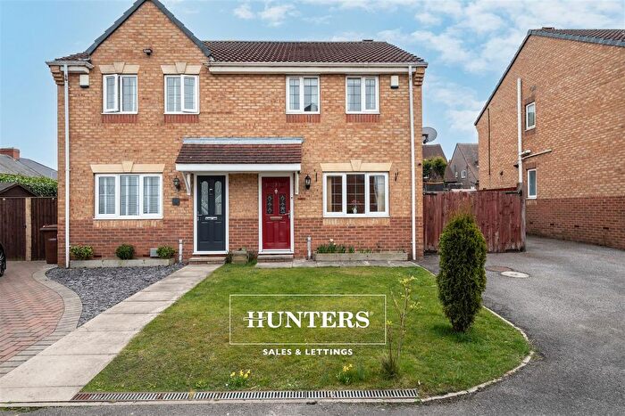 3 Bedroom Semi-detached House For Sale In Laurel Court, Ryhill, Wakefield, WF4