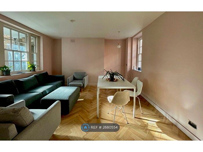 3 Bedroom Flat To Rent In Bennett House, London, SW1P