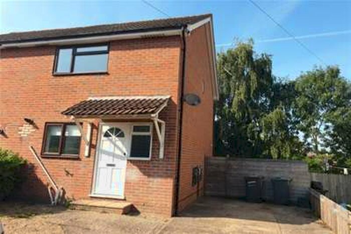 2 Bedroom Semi-Detached House To Rent In Albert Road, TN9