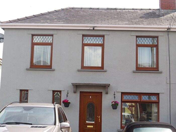 2 Bedroom Semi-Detached House For Sale In Maengwynne, Llanelli, SA15