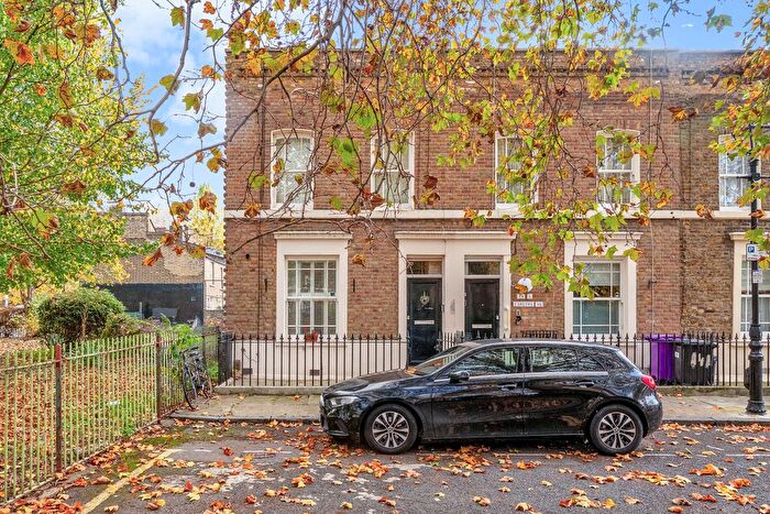 2 Bedroom Flat For Sale In Carlton Square, London, E1