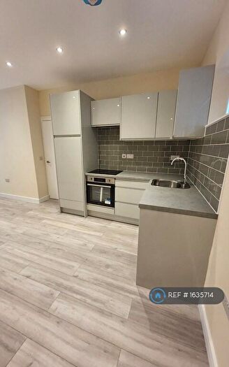 2 Bedroom Flat To Rent In Spotland Road, Rochdale, OL12