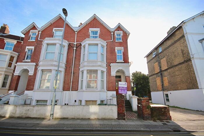 Detached House To Rent In Waverley Road, Southsea, PO5