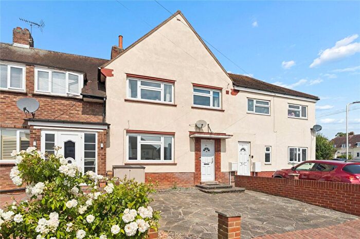 3 Bedroom Terraced House For Sale In The Drive, Collier Row, Romford, RM5