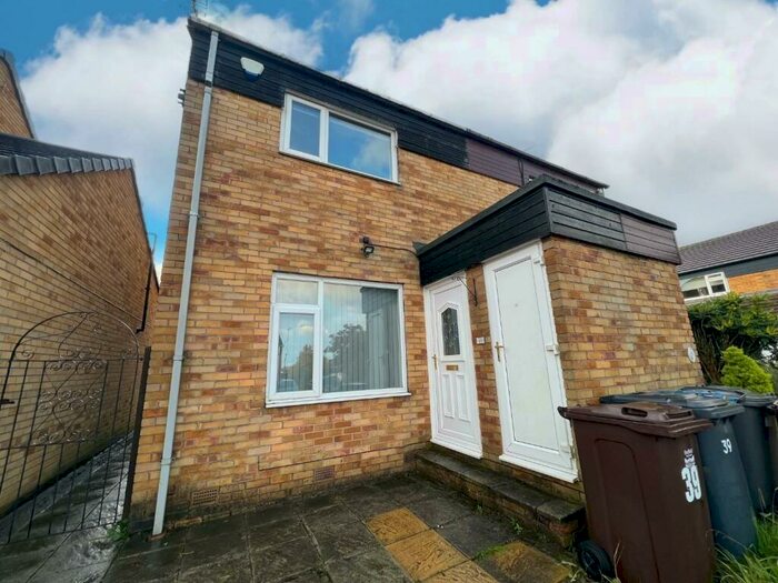 2 Bedroom Semi-Detached House To Rent In Redwood Glen, Sheffield, S35