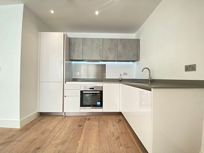 2 Bedroom Flat To Rent In Romney Place, Maidstone, ME15