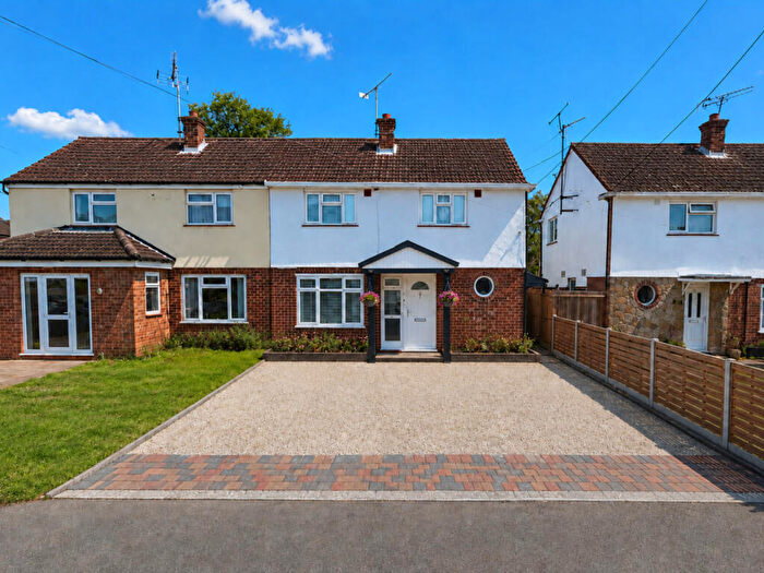 4 Bedroom Semi Detached House For Sale In Pearsons Avenue, Rayleigh, SS6