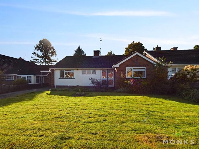 2 Bedroom Detached Bungalow For Sale In Hampton Close, Oswestry, SY11
