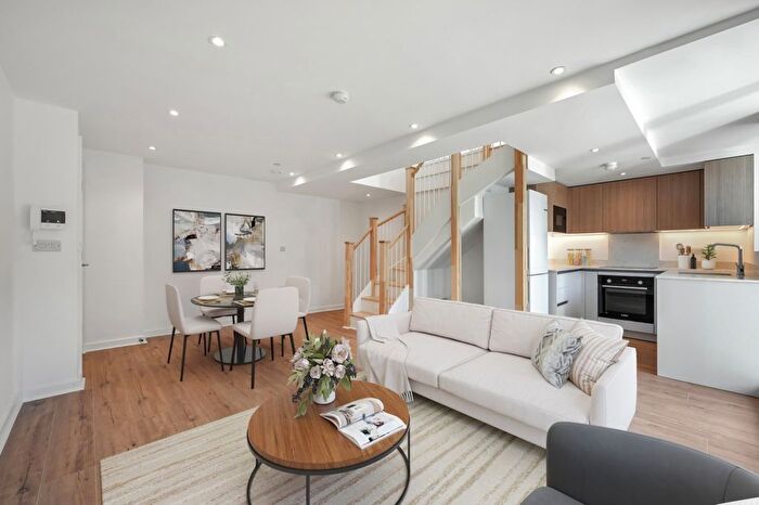 2 Bedroom Flat For Sale In Fifty Burnhill Road, Beckenham, BR3