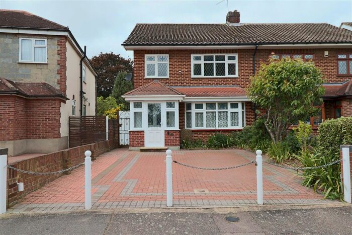 3 Bedroom Semi-Detached House To Rent In Hacton Lane, Hornchurch, RM12