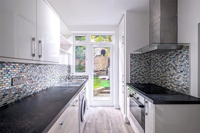 2 Bedroom Apartment To Rent In Oakleigh Road, Whetstone, London, N20