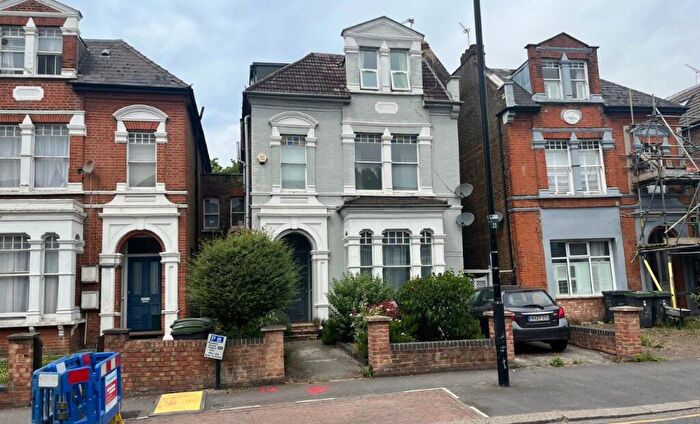 5 Bedroom Detached House For Sale In Park Avenue, London, N22