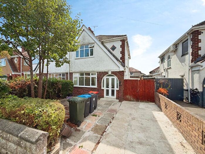 3 Bedroom Semi-Detached House For Sale In Lilac Grove, Whitby, CH66