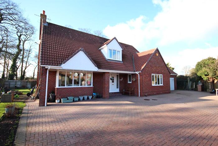 4 Bedroom Detached House For Sale In Park Row, Sproatley, Hull, HU11