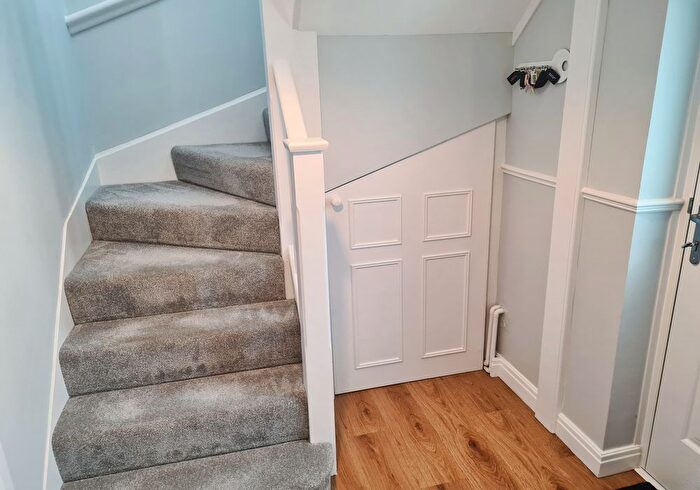 2 Bedroom End Of Terrace House For Sale In Denbigh Close, Southampton, SO40