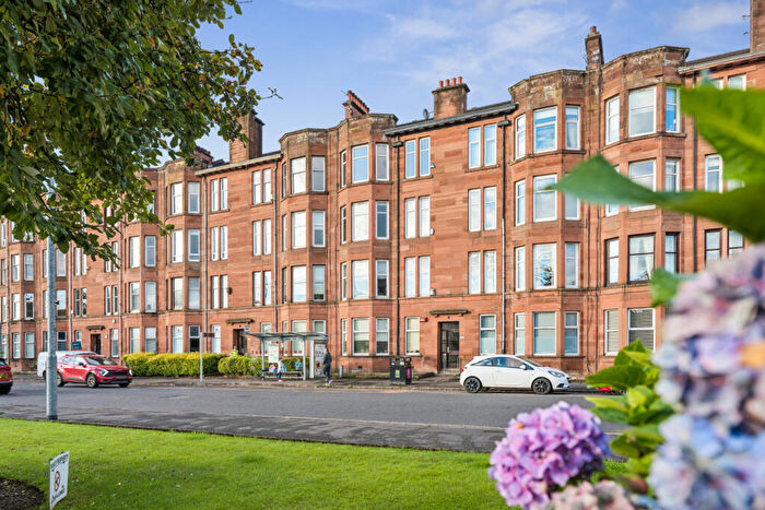 2 Bedroom Flat For Sale In Kings Park Road, Flat /, Kings Park, Glasgow, G44