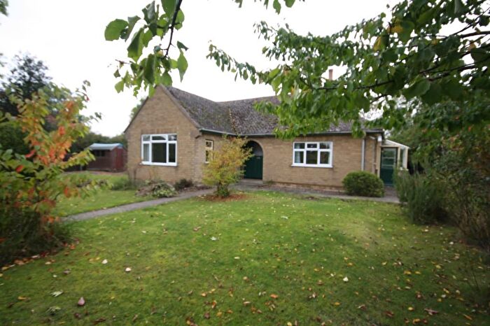 3 Bedroom Bungalow To Rent In Cornerways, Saltersway, Threekingham, Sleaford, NG34