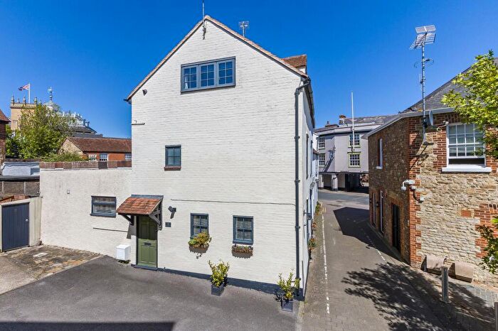 2 Bedroom End Of Terrace House For Sale In Turnagain Lane, Abingdon, OX14