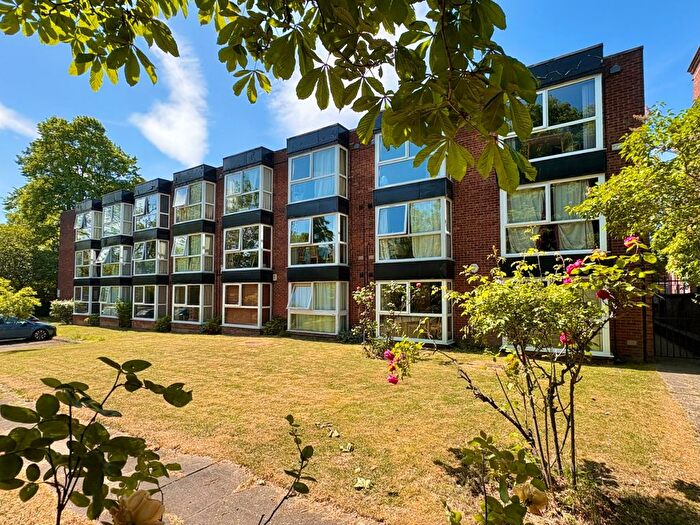 1 Bedroom Flat To Rent In Mountfields, Clarendon Road, Hyde Park, Leeds, LS2